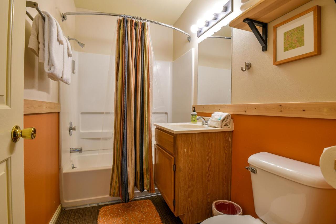Inn 1 - Downtown 1 Bedroom Unit, Sleeps 6 With Shared Hot Tub Moab Kültér fotó