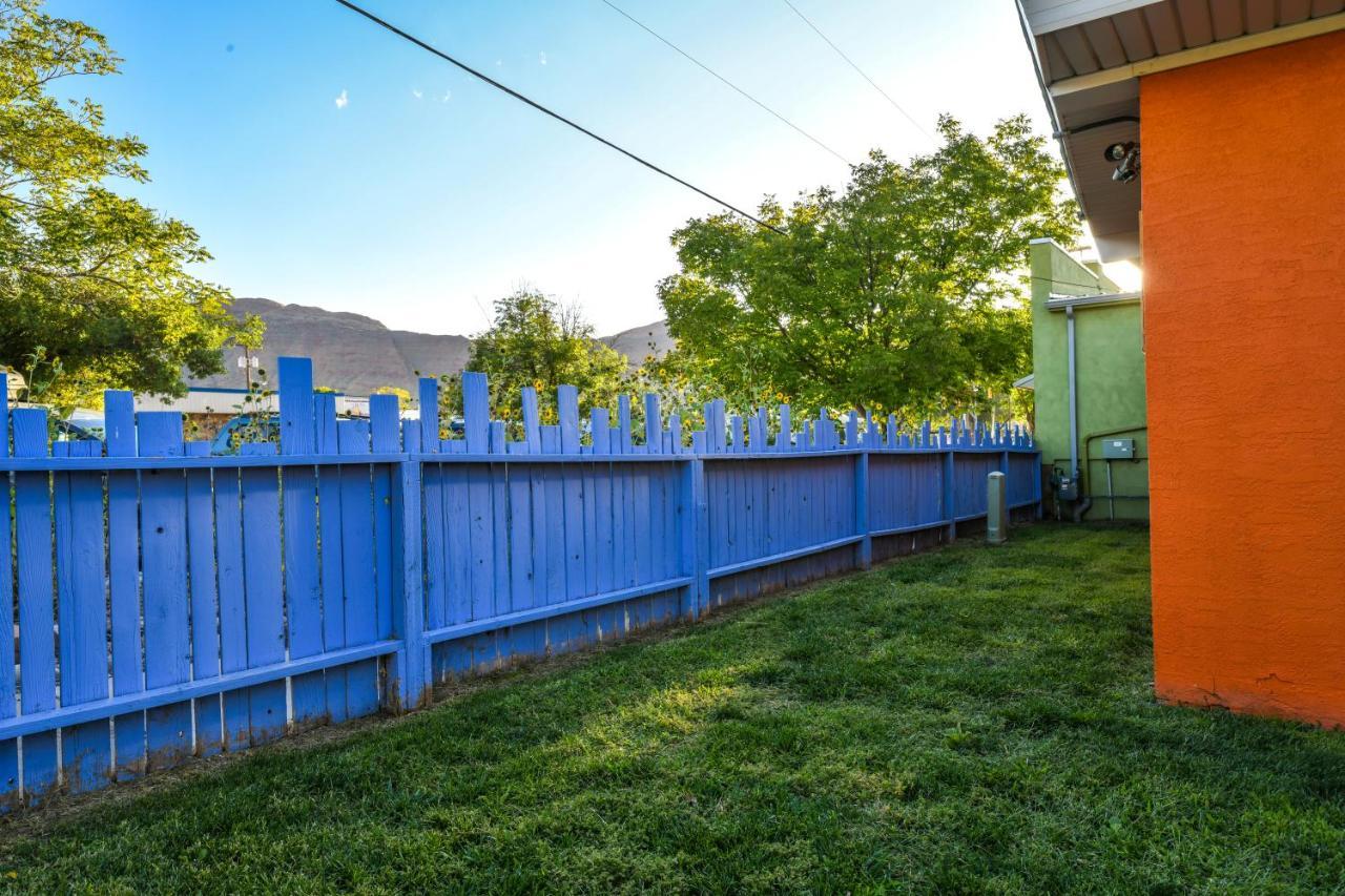 Inn 1 - Downtown 1 Bedroom Unit, Sleeps 6 With Shared Hot Tub Moab Kültér fotó