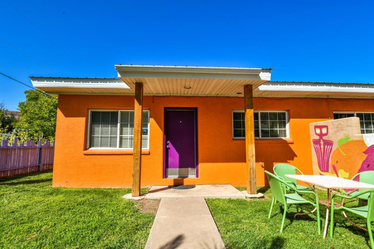 Inn 1 - Downtown 1 Bedroom Unit, Sleeps 6 With Shared Hot Tub Moab Kültér fotó