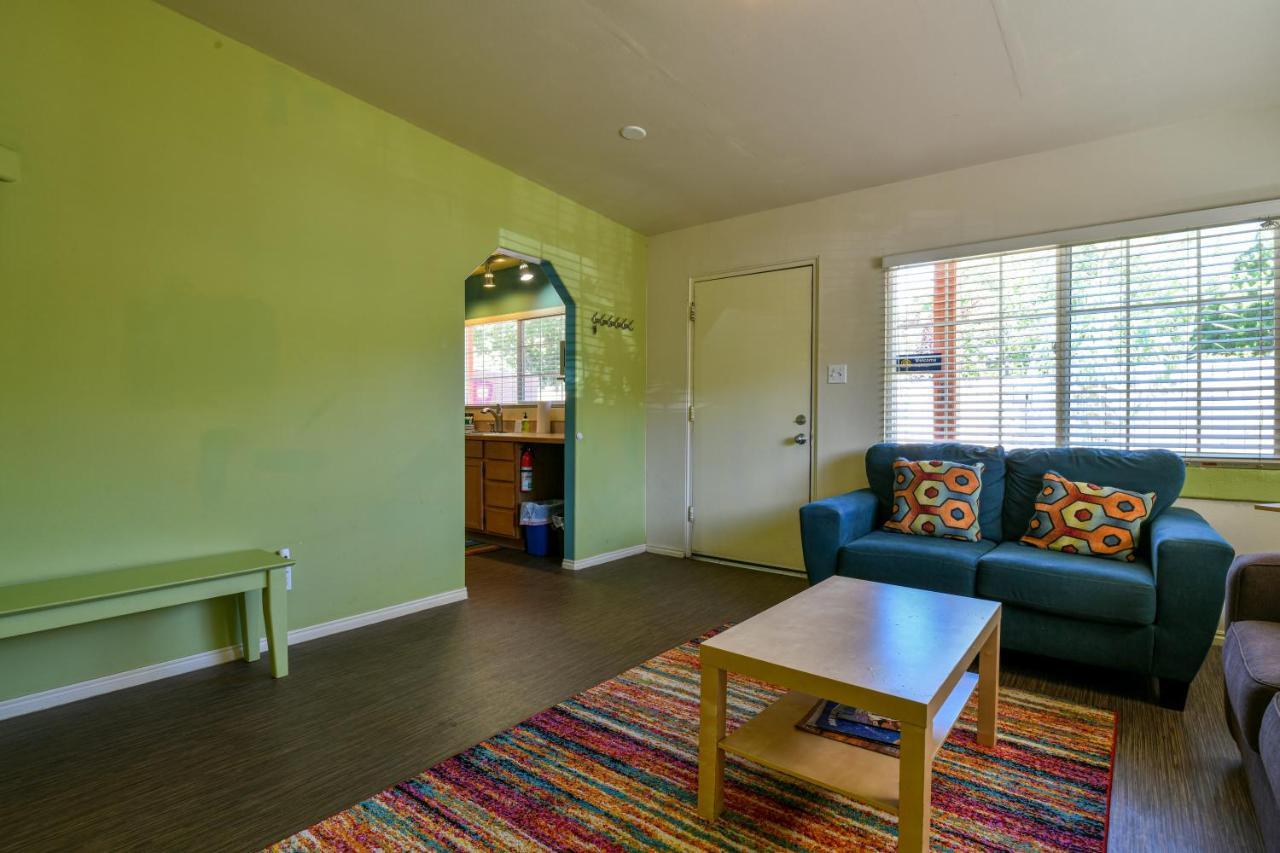Inn 1 - Downtown 1 Bedroom Unit, Sleeps 6 With Shared Hot Tub Moab Kültér fotó