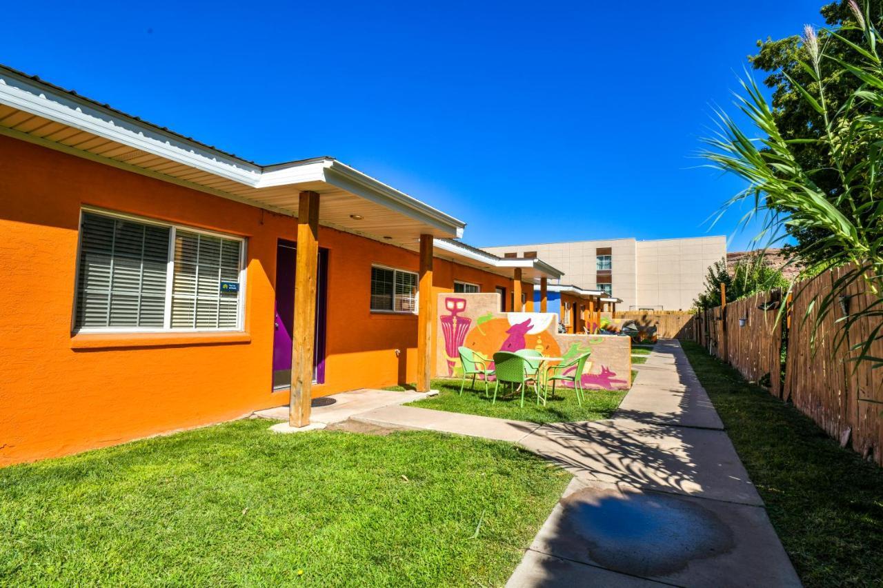 Inn 1 - Downtown 1 Bedroom Unit, Sleeps 6 With Shared Hot Tub Moab Kültér fotó